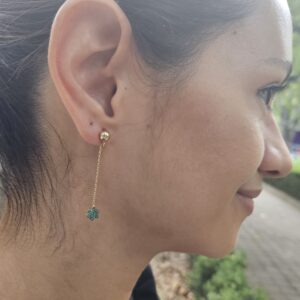 Arete de flor verde